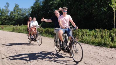Achterop de tandem